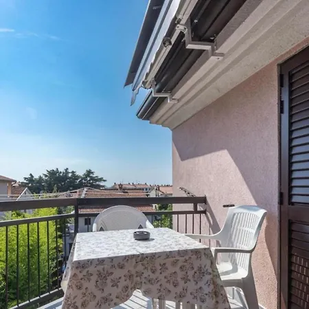 Apartment Hrast For Max 5 Persons 600m From The Beach *