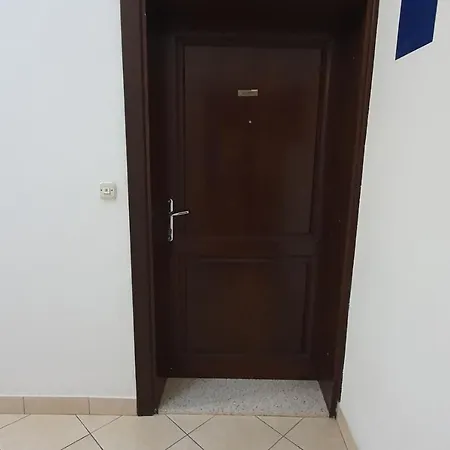 شقة Hrast For Max 5 Persons 600m From The Beach