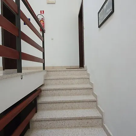 Hrast For Max 5 Persons 600m From The Beach *