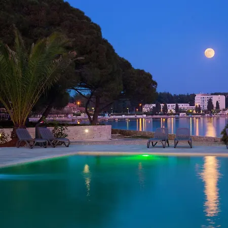Hrast For Max 5 Persons 600m From The Beach * بوريتش