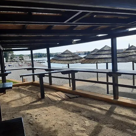 شقة Hrast For Max 5 Persons 600m From The Beach *
